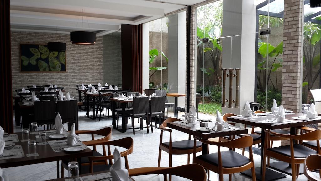 Sotis Hotel Jakarta Luaran gambar